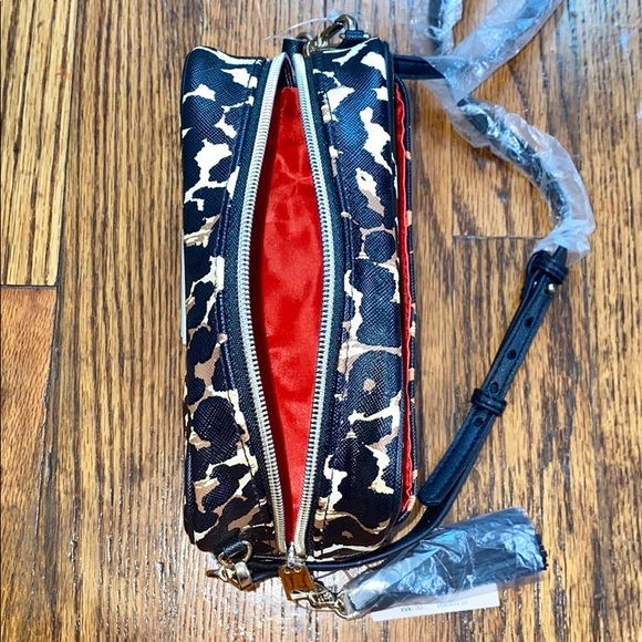 ❌SOLD❌NEW Victoria Secret Leopard Crossbody Purse - Picture 3 of 3